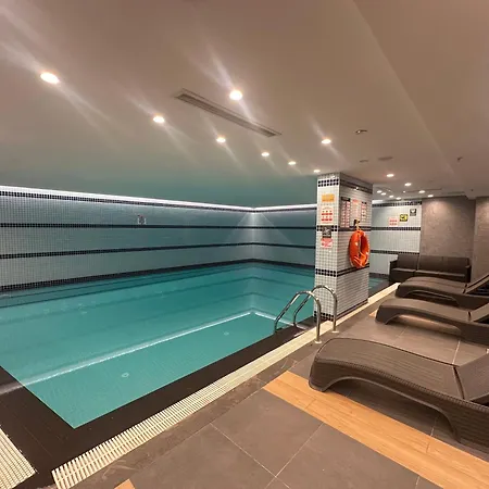 Hotel Maywood 4*
