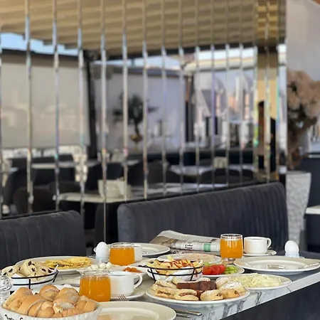 Misafir 8 Hotel