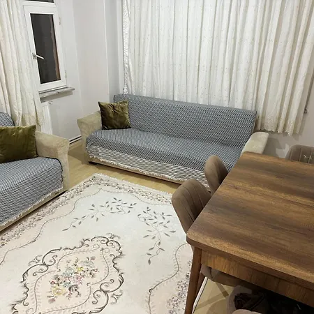 Great Location And Cozy House! *