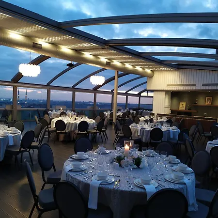 Hotel Ramada Encore Bayrampasa 4*