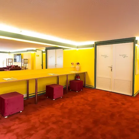 Hotel Mini Harem