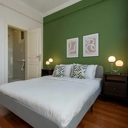 Apartament High-ceiling Three-bedroom *