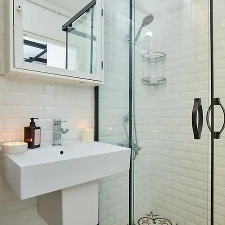 Daire Stunning At Unbeatable Location *
