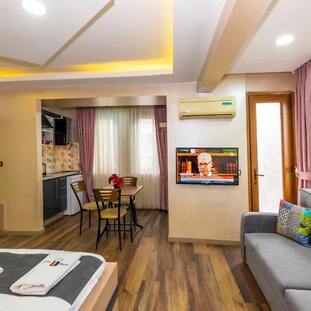 Aparthotel Butterfly House 2*
