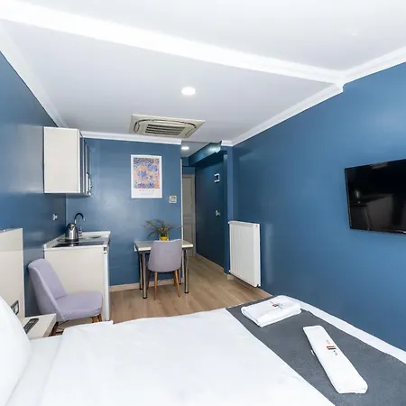 Aparthotel Butterfly House 2*