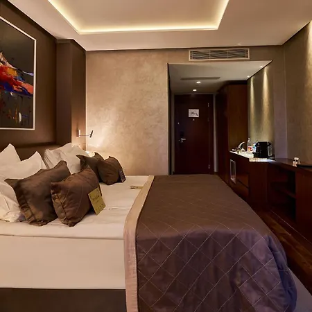 Hotell Lasagrada 5*