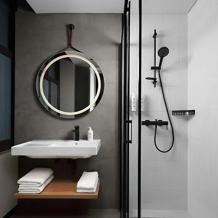 Moxy Beyoglu Hotel *
