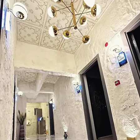 Resto Hotel *