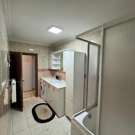Apartamento Luxurious In Sisli Area, Three And A Living Estambul
