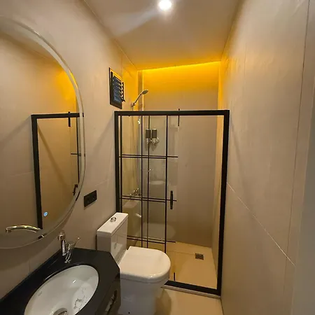 Corner Hot