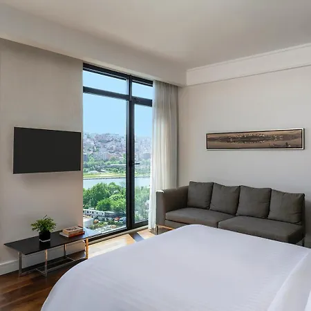 Moevenpick Golden Horn 5*