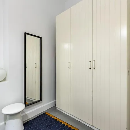 Bright Cool 2bed 2 Bath Airy #353