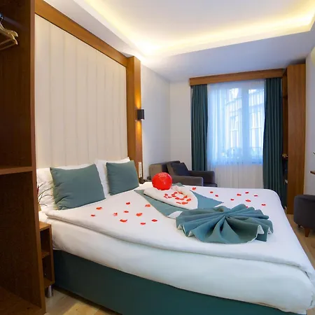 Black Tulip Hotel 4*