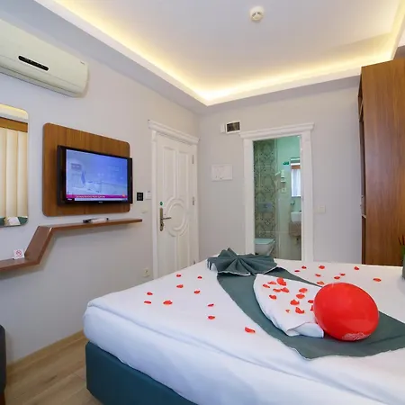 Black Tulip Hotel