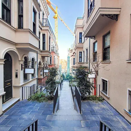 Taksim 360 *