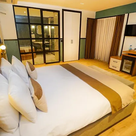 Fragments Hotel 4*