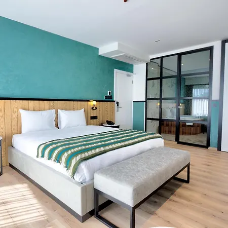 Hotel Fragments 4*