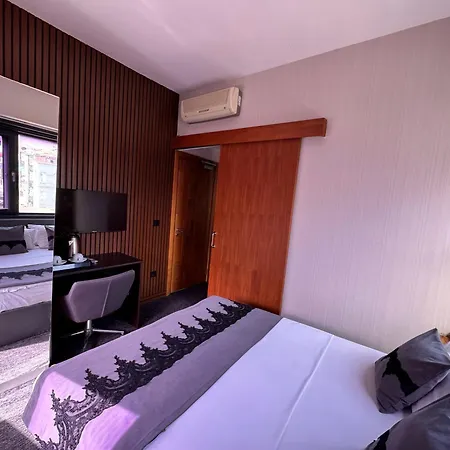 Hotel Black Art *