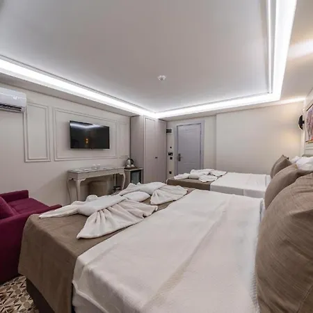 Pera Luna Premium Hotel *