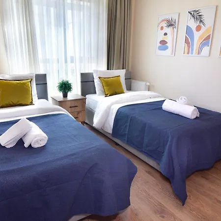 Spacious 2br With Garden- Long Term Rent Apartamento