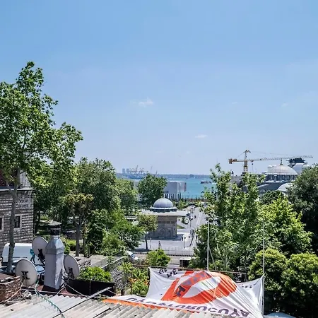 1-br With Sea View Near Galataport