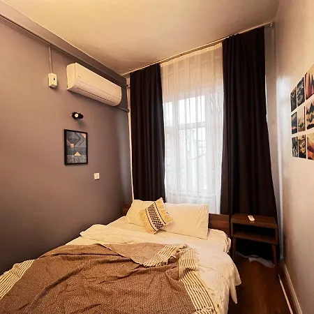 Two Flats With 6br, 4ba Stambuł
