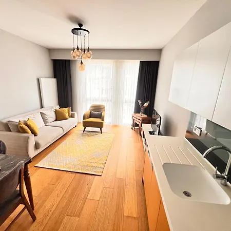 Divan - Guenesli Near Atakoey Metro Station * اسطنبول