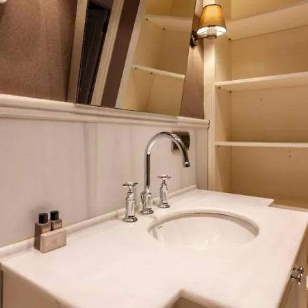 Luxury Modern 3bed25bath Bright Pad #375 Apartment *