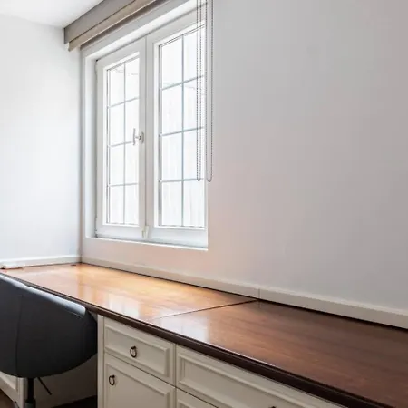 Apartment Luxury Modern 3bed25bath Bright Pad #375 *