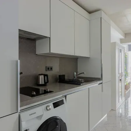 Daire Cozy Bright Studio! Parkinggympool Access! #374 İstanbul