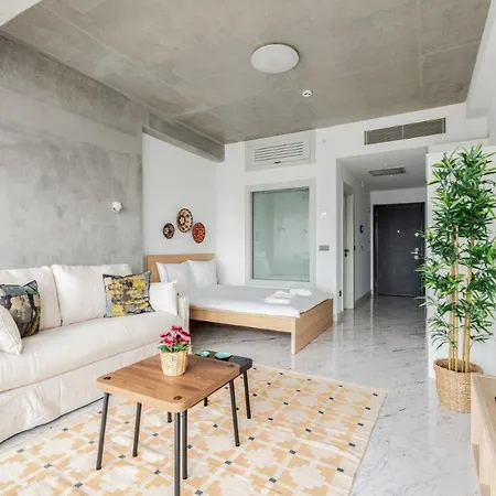Cozy Bright Studio! Parkinggympool Access! #374 Daire