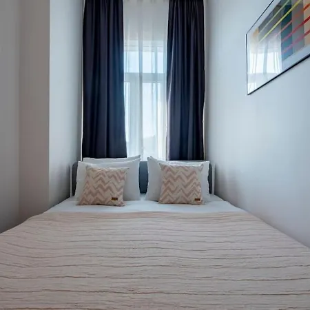 Apartment High-ceiling 3-bedroom With View Istanbul