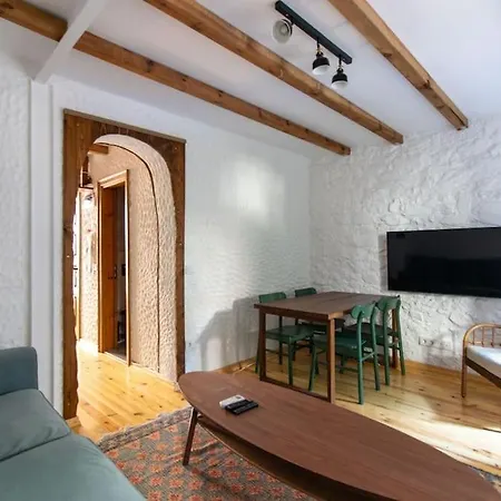 Authentic 1br W Private Patio In Hype Cihangir Apartment