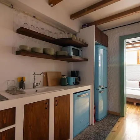 Apartment Authentic 1br W Private Patio In Hype Cihangir *