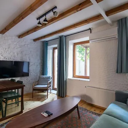Authentic 1br W Private Patio In Hype Cihangir Apartment Istanbul