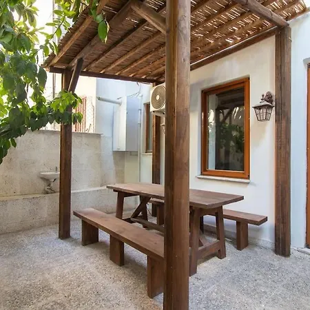 Apartment Authentic 1br W Private Patio In Hype Cihangir Istanbul
