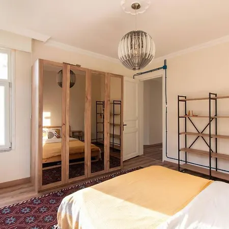 Soft And Historic 3br W Iconic Haydarpasa View Apartment