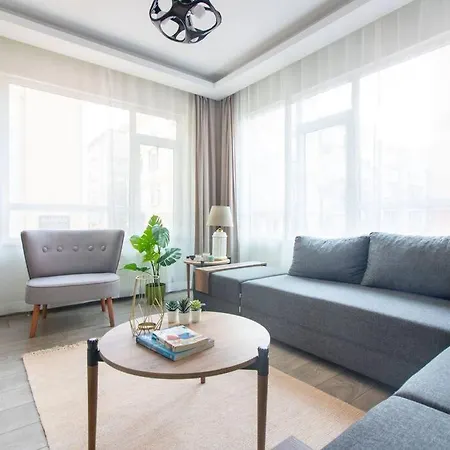 Pretty Corner Flat With Abundant Light In Kadikoy Istanbul