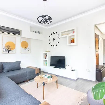 Pretty Corner Flat With Abundant Light In Kadikoy * Istanbul