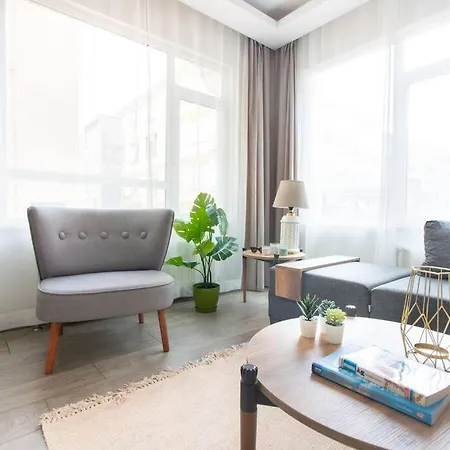Pretty Corner Flat With Abundant Light In Kadikoy Istanbul