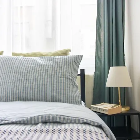 Pretty Corner Flat With Abundant Light In Kadikoy * Istanbul