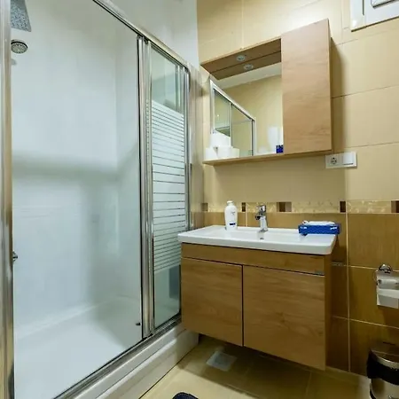 Apartment 3-bedroom With Balcony
