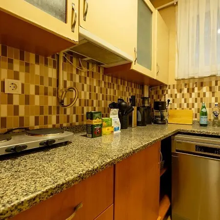 Apartment 3-bedroom With Balcony *