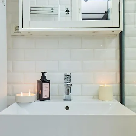 شقة Stunning 2br 1 Min Metro&galata