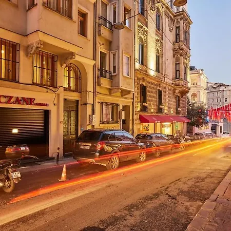 Stunning 2br 1 Min Metro&galata شقة اسطنبول