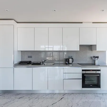 Apartment Beautiful Bright Deluxe 1bd Poolviews! #311 Istanbul