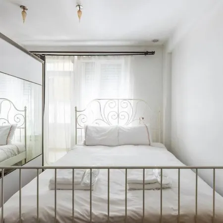 Gorgeous Bright 2bed1bath Bosphorus Views! #356 Apartment *