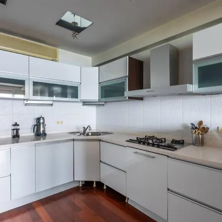 Apartment Gorgeous Bright 2bed1bath Bosphorus Views! #356 *