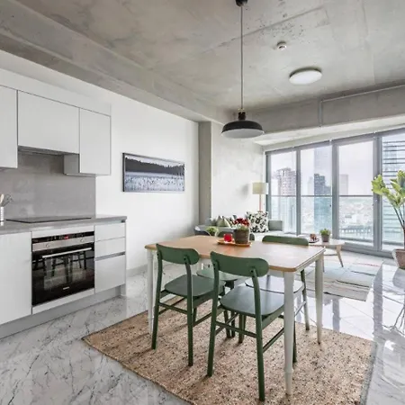 Elegant 1bd Terrace Gem Poolparking! #344 Daire