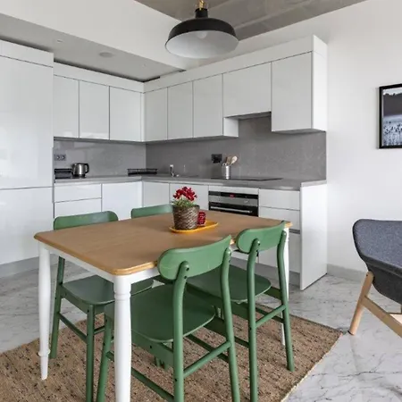 Elegant 1bd Terrace Gem Poolparking! #344 Apartament Stambuł